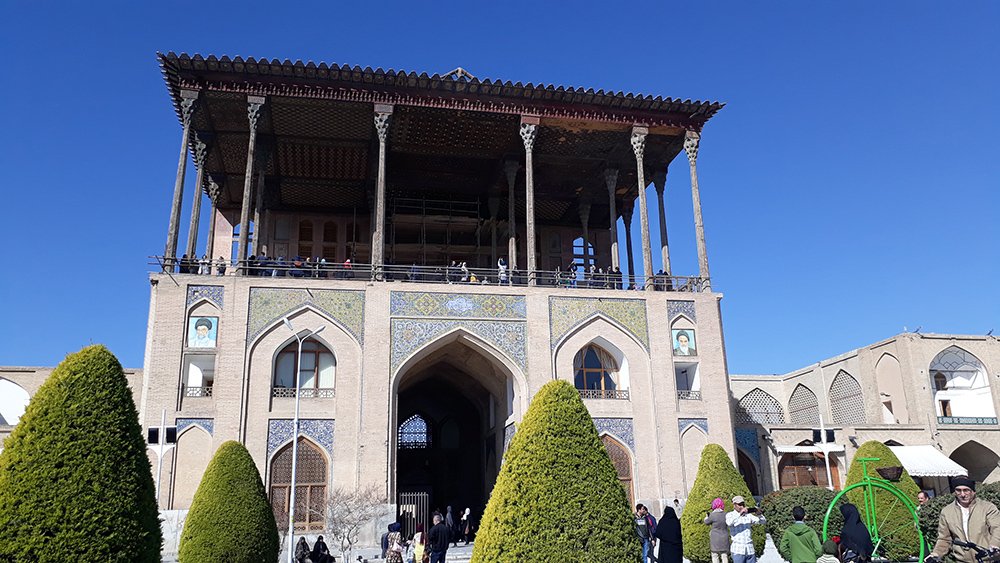 Isfahan travel guide featuring Ali Qapu Palace with its historic Safavid architecture and view over Naqsh-e Jahan Square