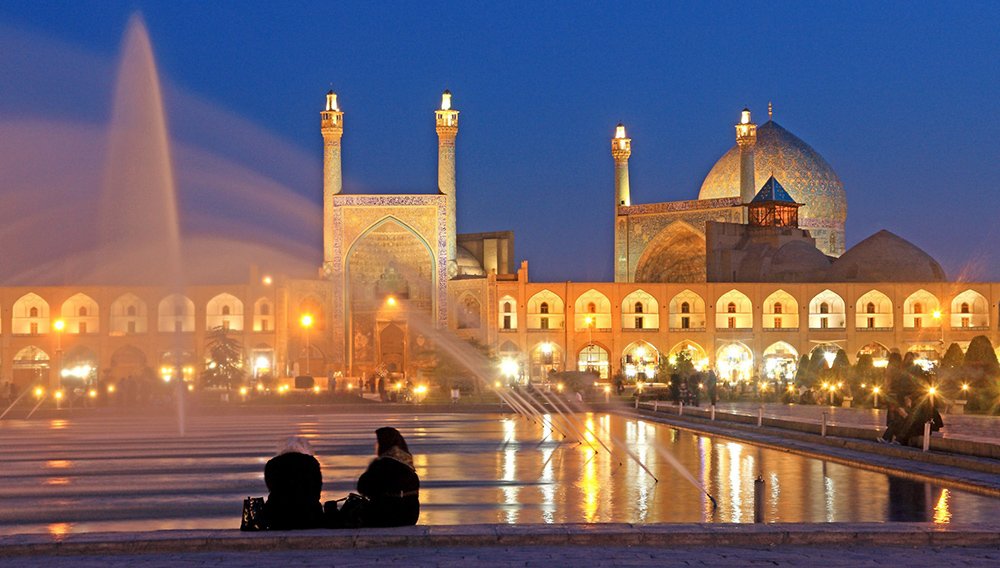 Why visit Isfahan highlighting magnificent Persian architecture, historic landmarks, and cultural treasures of Iran