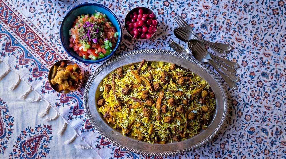 Traditional Kalam Polo Shirazi served with meatballs