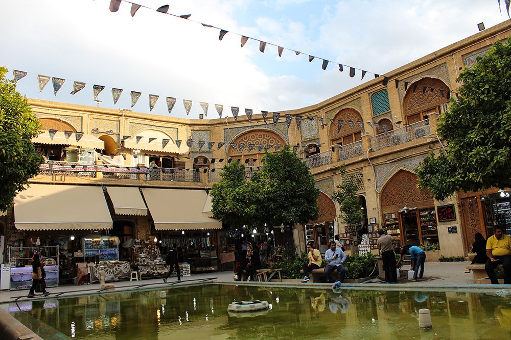 istoric Vakil Bazaar with Persian handicrafts and carpets